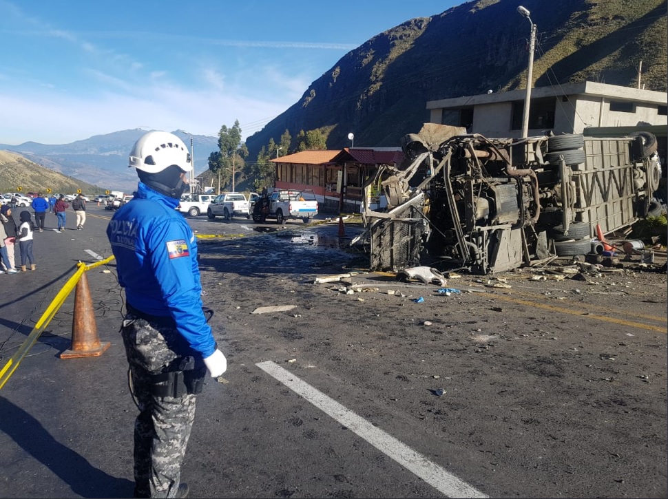 Accidente Ecuador Foto tomada de: @PoliciaEcuador